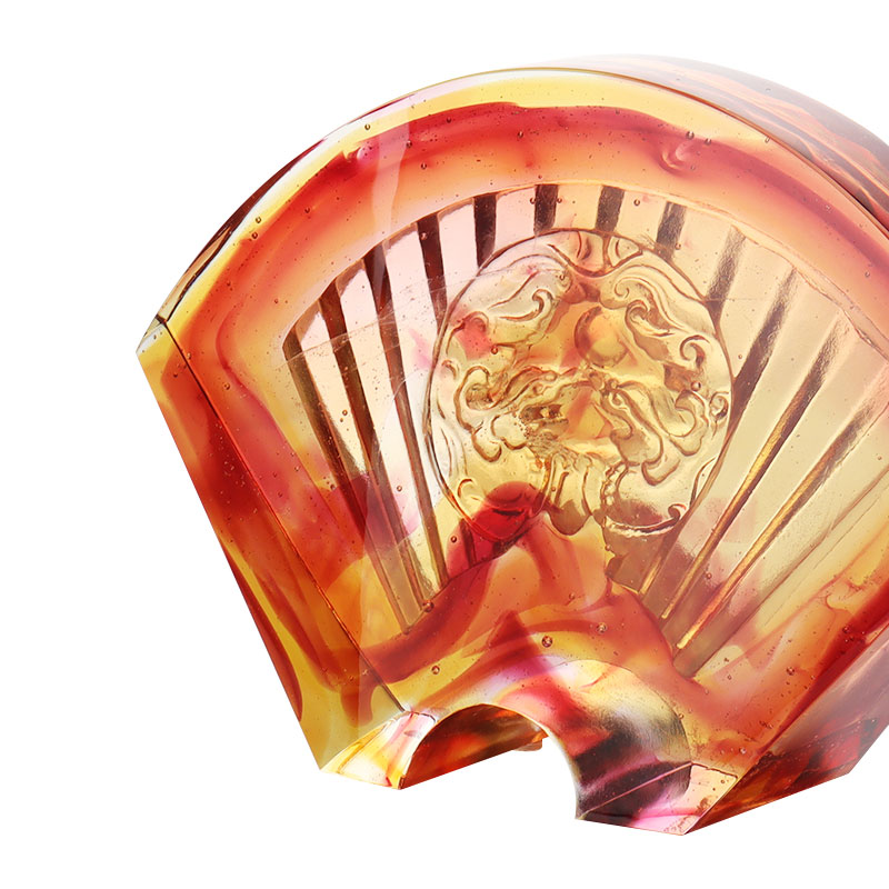 Kiinalaisia viuhkamaisia lasitettuja koristeita