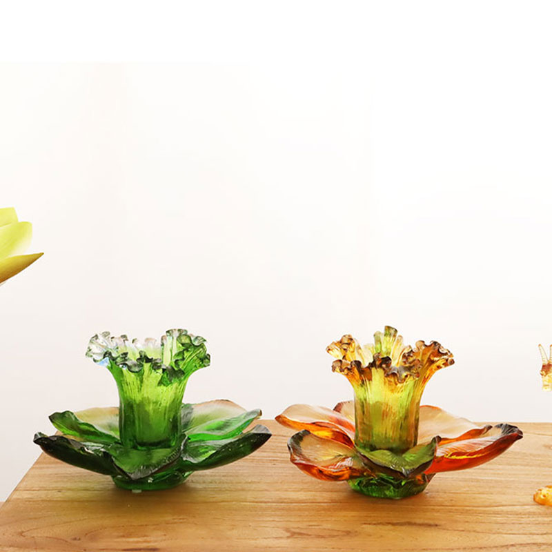 Terälehden muotoinen lasikynttilänjalka