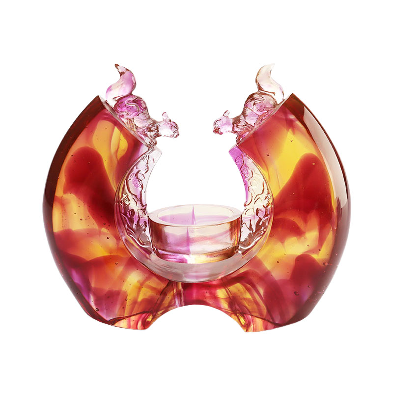 Purppuranvärinen lasitettu kynttilänjalka