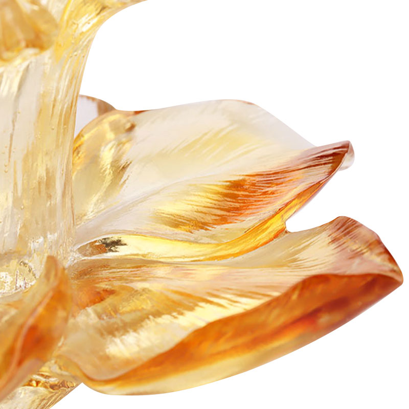 Terälehden muotoinen lasikynttilänjalka