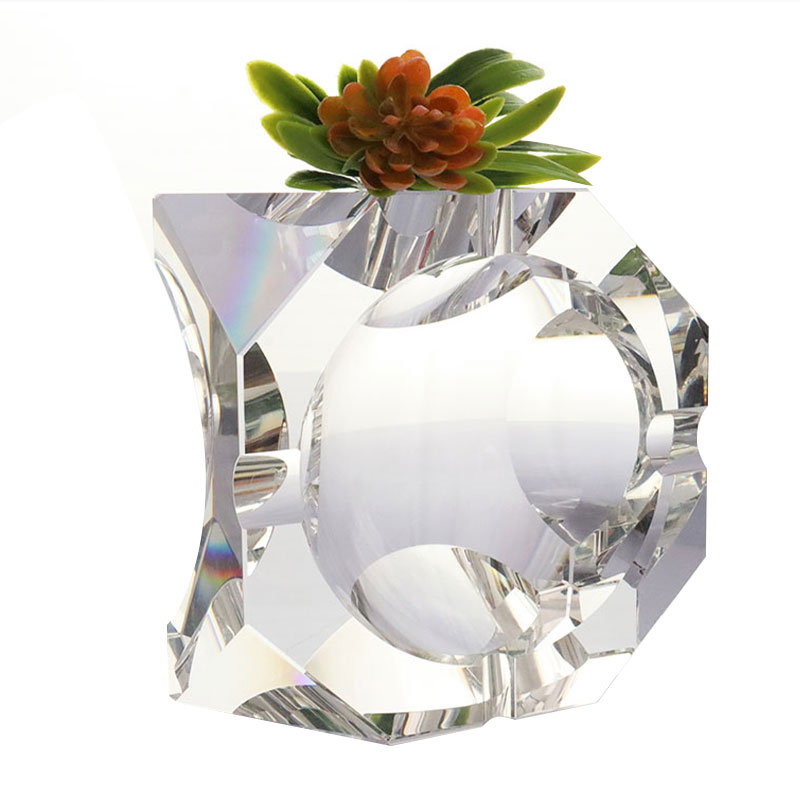 Yksinkertainen geometrinen muotoilu läpinäkyvä lasi kristalli tuhkakuppi