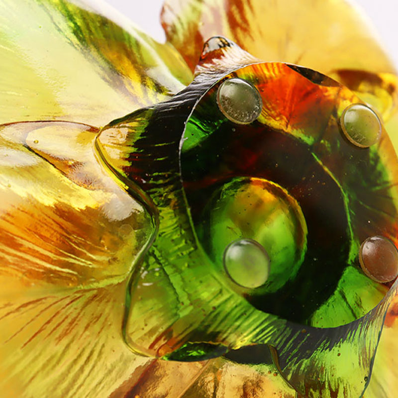 Terälehden muotoinen lasikynttilänjalka