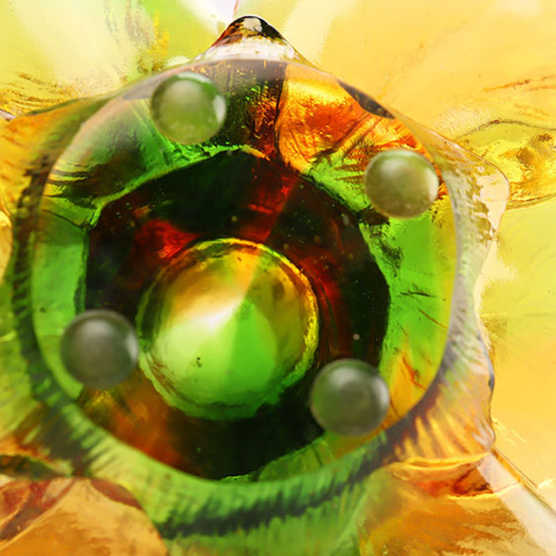 Terälehden muotoinen lasikynttilänjalka