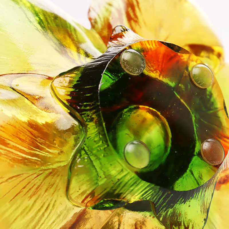 Terälehden muotoinen lasikynttilänjalka