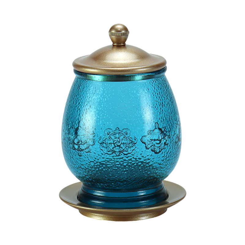 Kuninkaallinen Sininen Kahdeksan suotuisaa symbolia buddhalaisen alttarin kristallilasia