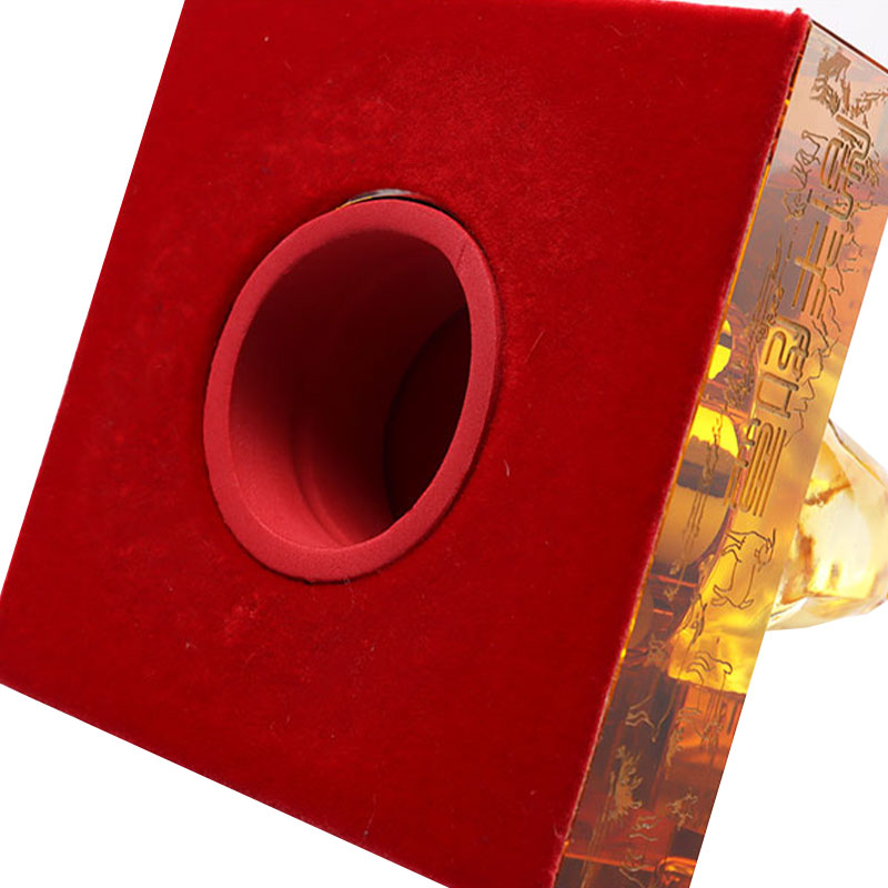 Kiinalainen Zodiac Animal Shapes -korkki kristallilasiviinipullosetti