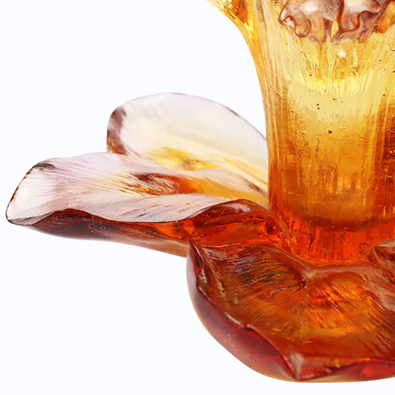 Terälehden muotoinen lasikynttilänjalka