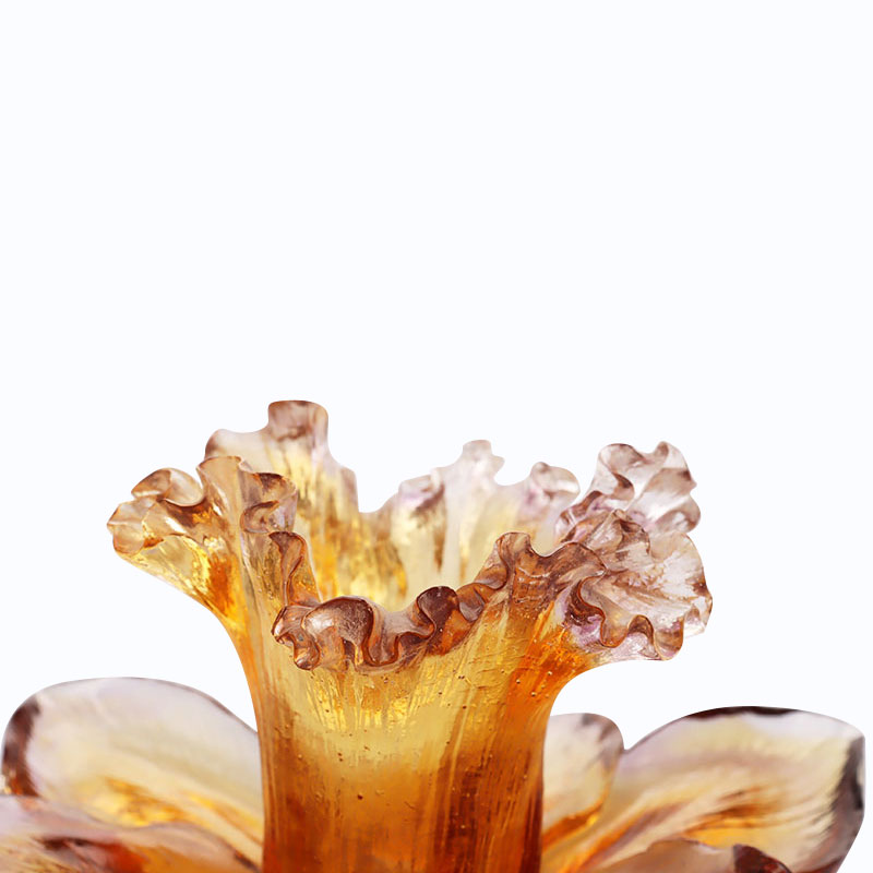 Terälehden muotoinen lasikynttilänjalka