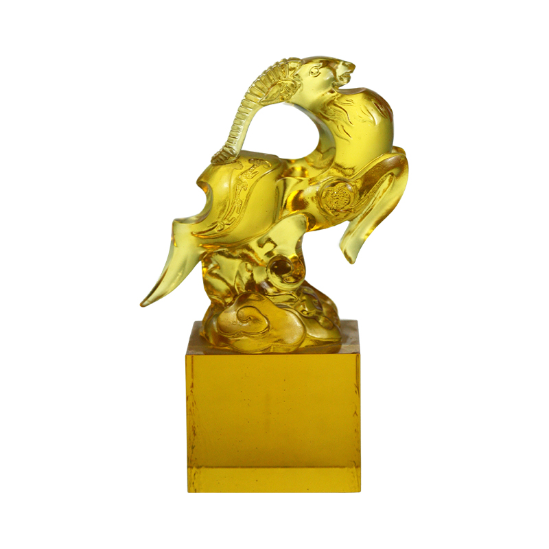 Kultainen läpinäkyvä lampaan muotoinen lasikristallitiiviste