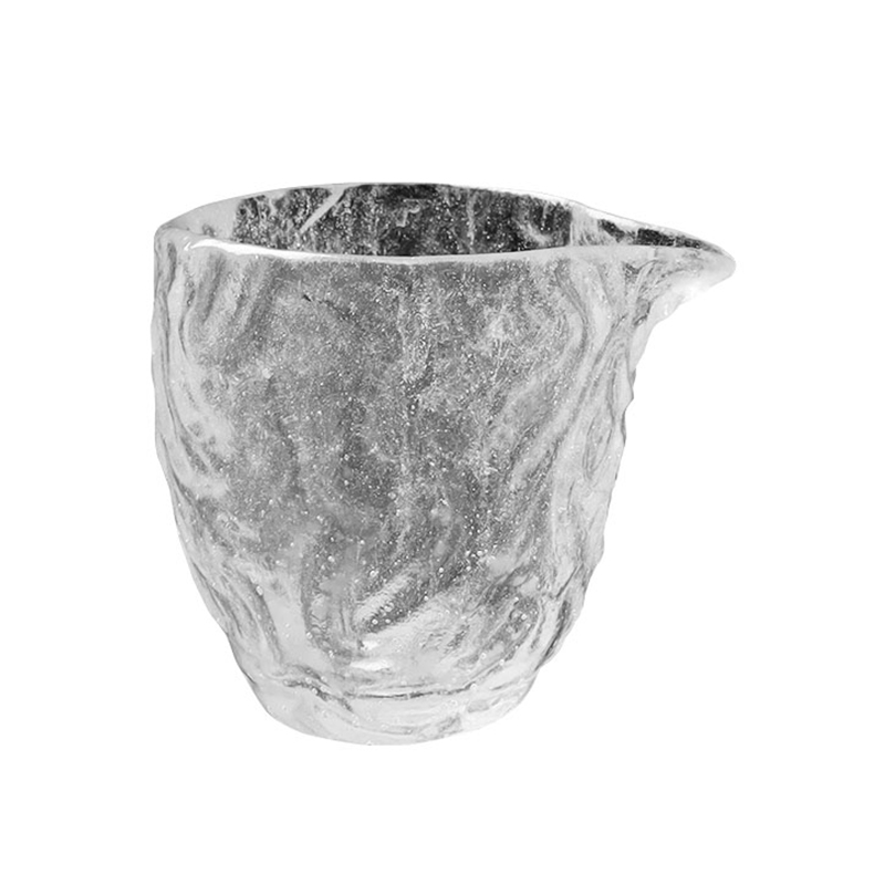 Kuplakuvioinen läpinäkyvä lasinen teekuppisarja kotitoimiston kokouskäyttöön