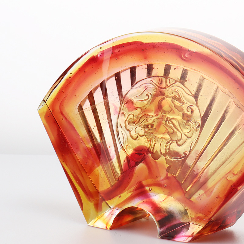 Kiinalaisia viuhkamaisia lasitettuja koristeita